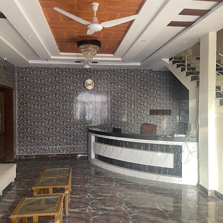 Mughal E Azam Hotel Liaquatpur Buitenkant foto