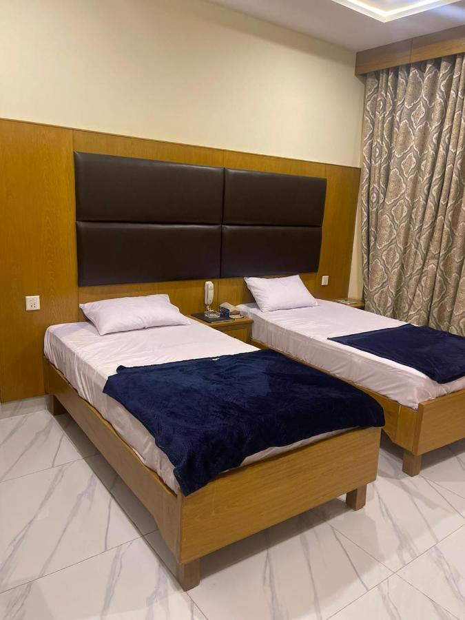 Mughal E Azam Hotel Liaquatpur Buitenkant foto