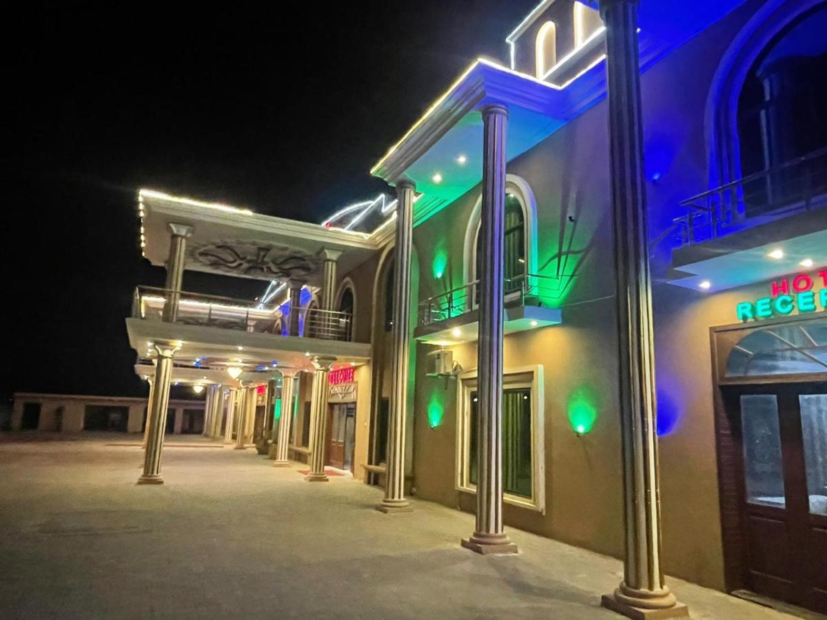 Mughal E Azam Hotel Liaquatpur Buitenkant foto
