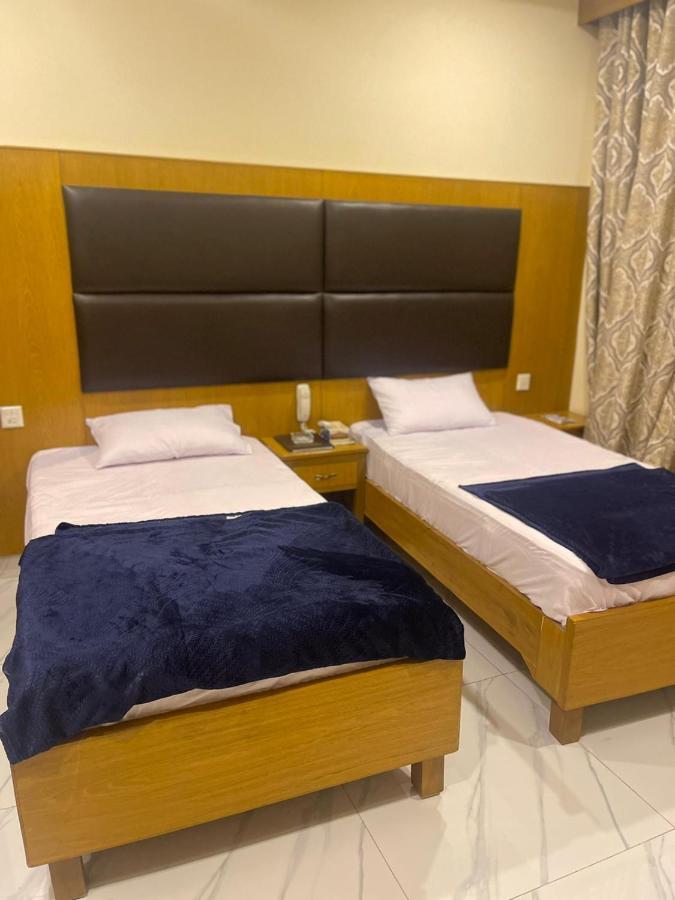 Mughal E Azam Hotel Liaquatpur Buitenkant foto