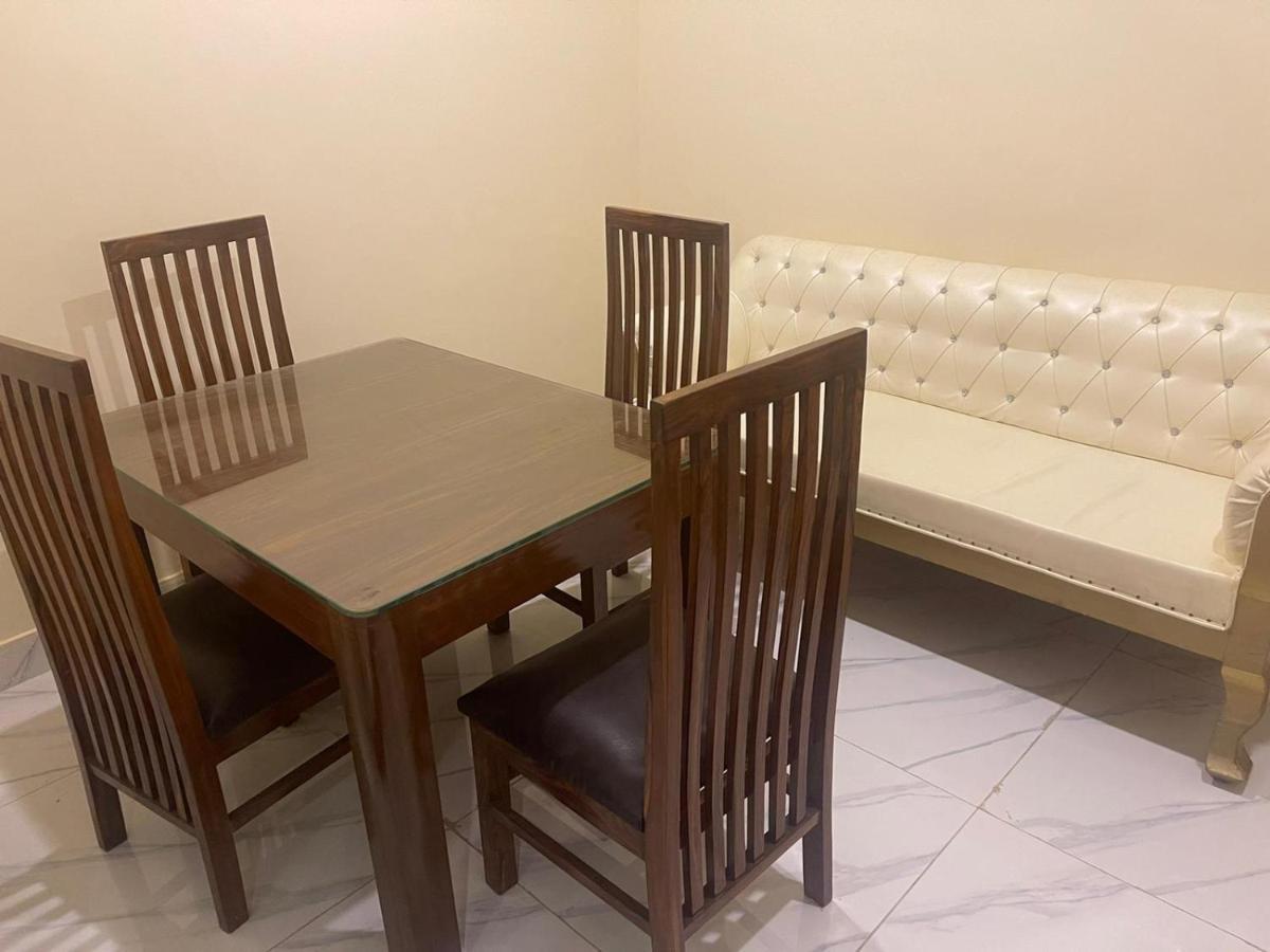 Mughal E Azam Hotel Liaquatpur Buitenkant foto