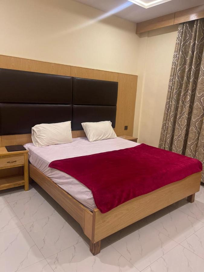Mughal E Azam Hotel Liaquatpur Buitenkant foto