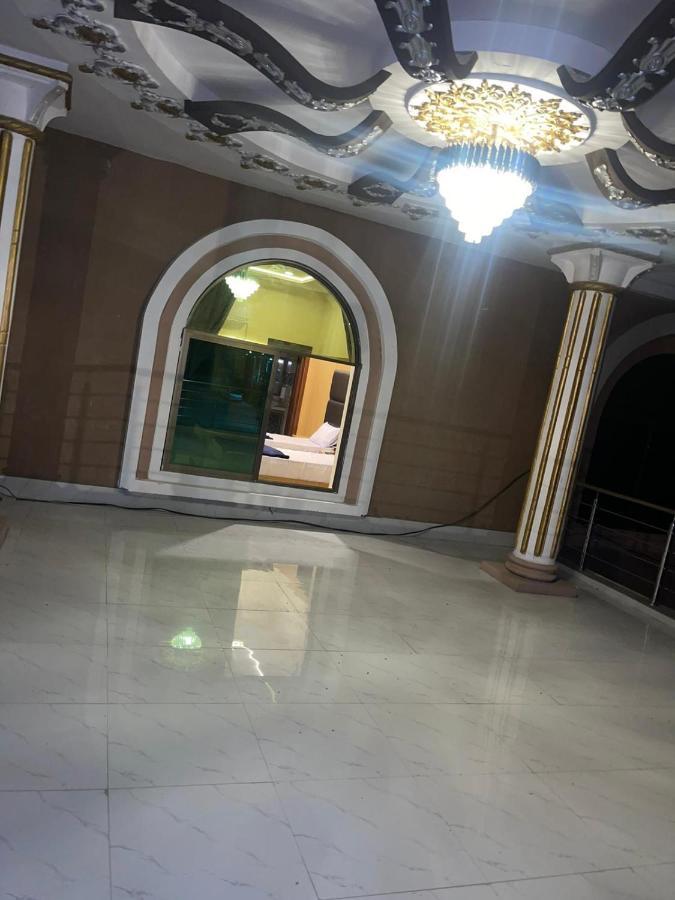 Mughal E Azam Hotel Liaquatpur Buitenkant foto